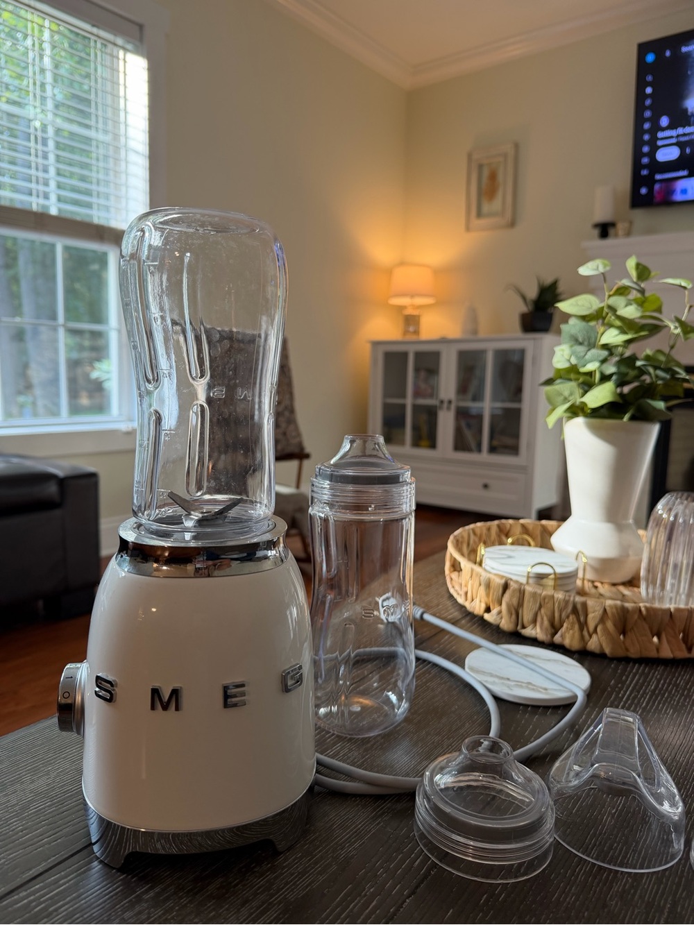SMEG White Personal Blender with Portable Bottle